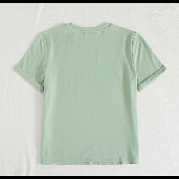 SHEIN medium tee. - Picture 2 of 4